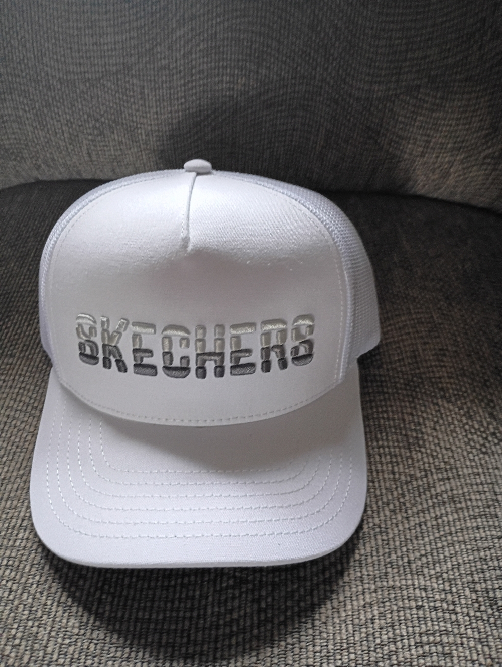 Skechers Trucker Hat, White, NWOT